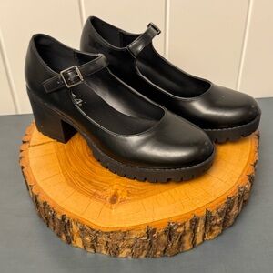 Black Mary Jane Women's Shoes, Style Boxer-G by Soda, size 7.5 BNIB